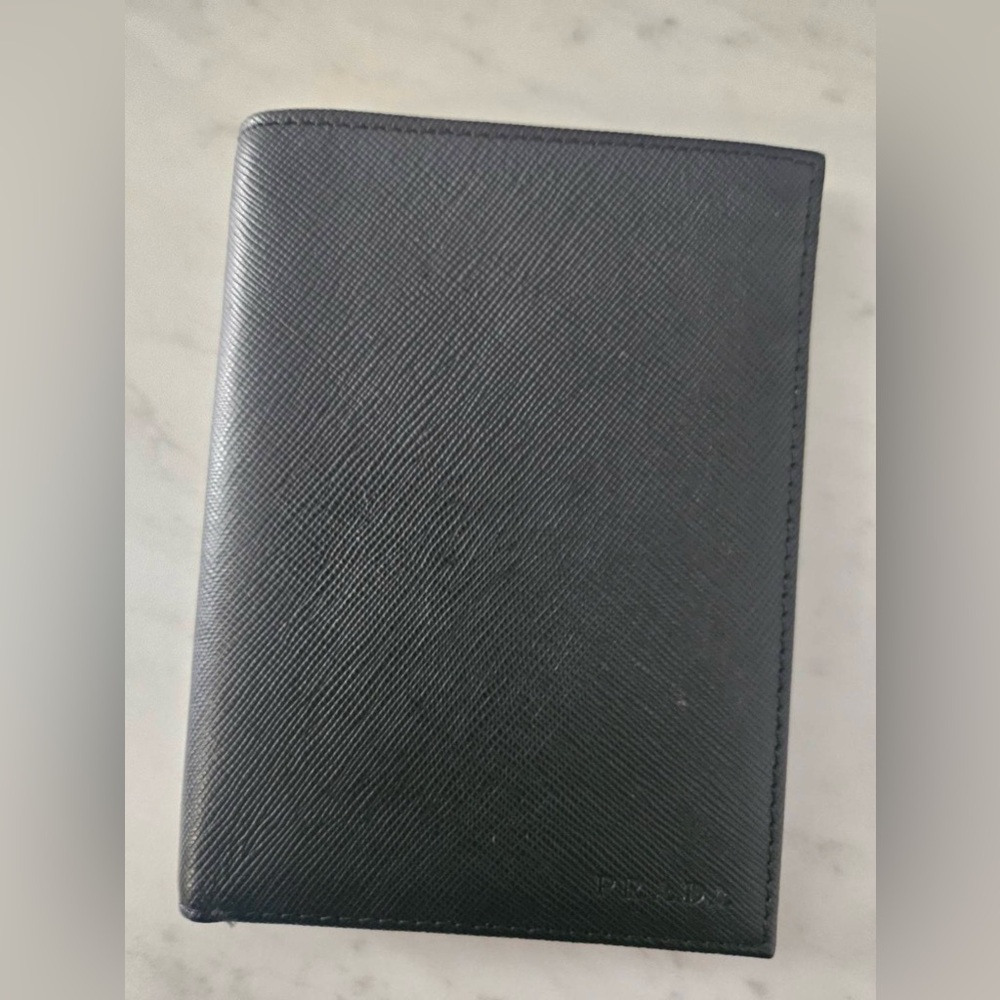 PRADA Saffiano Men’s Bifold Wallet
